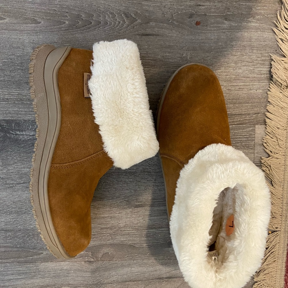 Great condition! Only worn once or twice. Little snug for me.